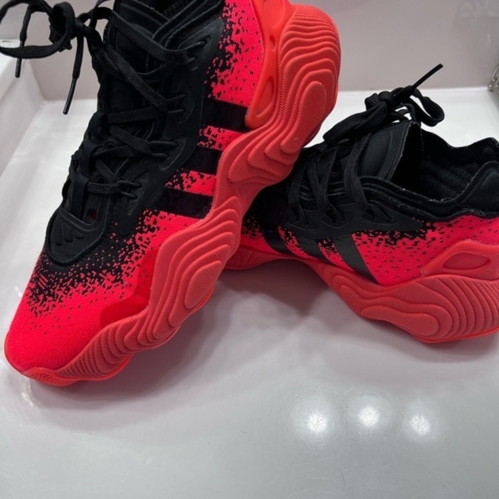 NWOT Adidas Trae Young 3 'Solar Red' Adidas Black and Red Sneakers